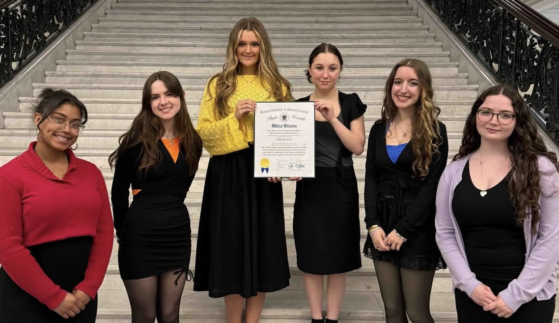 (From left to right) Dailin Martinez, Piper Brett, Brooke Wilichoski, Kaelin Hampe, Bella Drakos, and Ella Guitard.